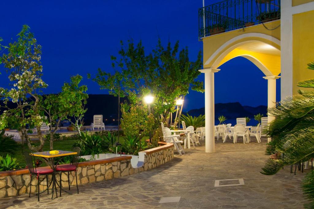 Villa Ersilia Понца Екстериор снимка