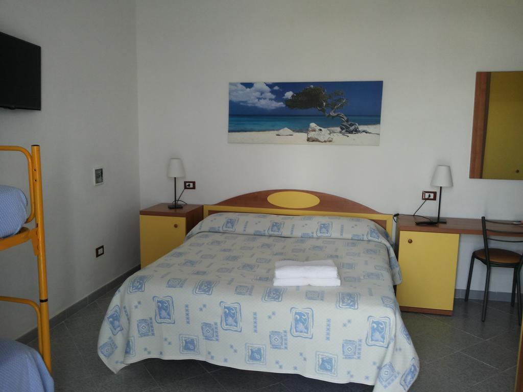 Villa Ersilia Понца Екстериор снимка