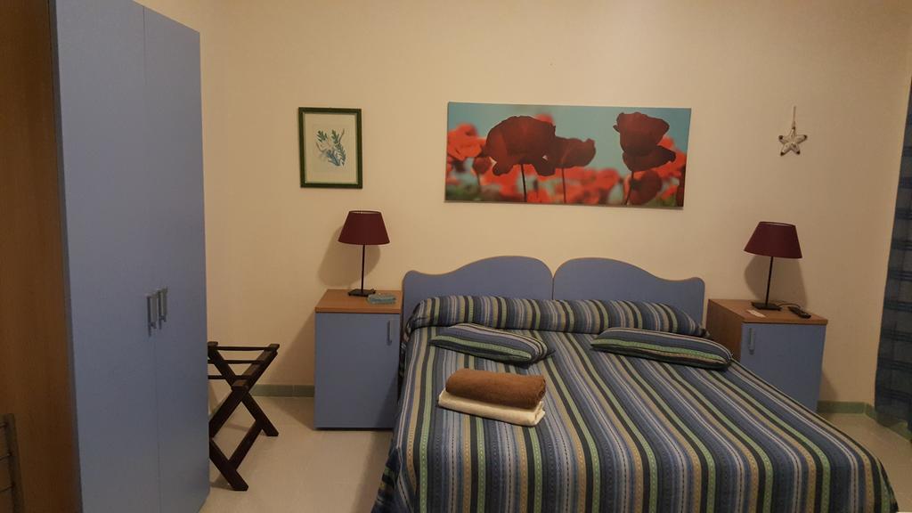 Villa Ersilia Понца Екстериор снимка